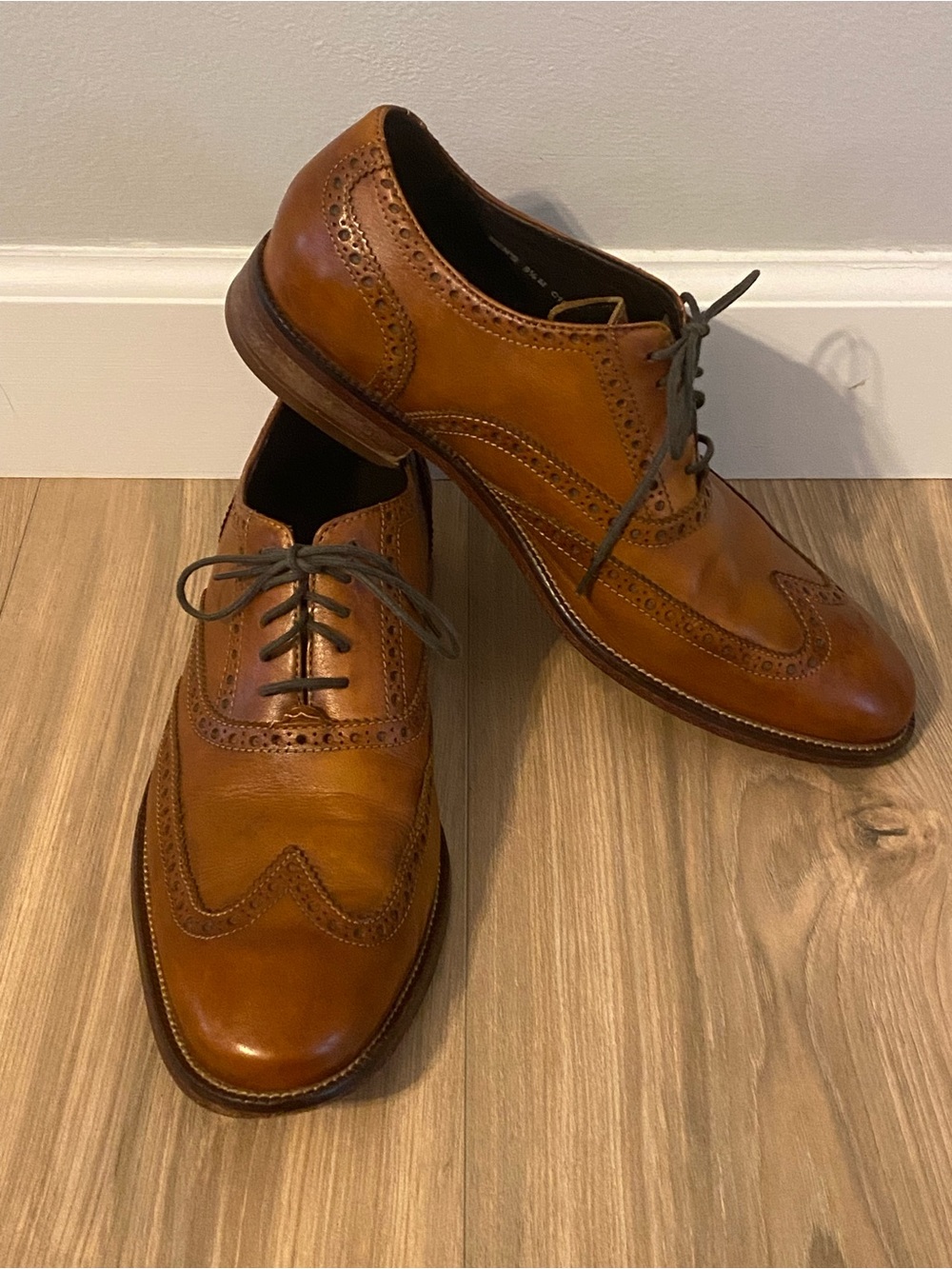 Cole Haan Men’s 9.5 wingtip oxford lace up shoes C10290